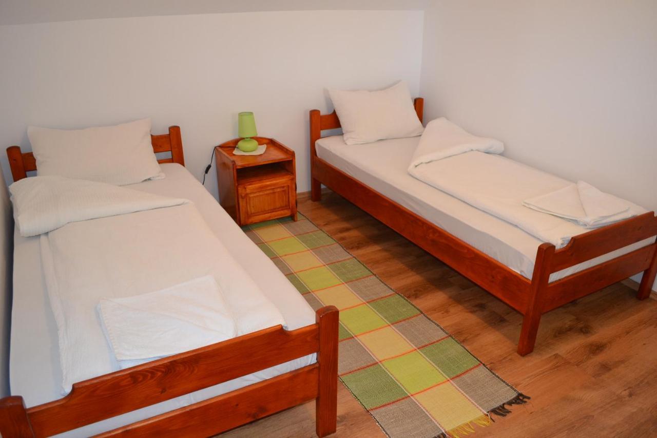 Margareta Vendeghaz Hotel Lupeni  Екстериор снимка
