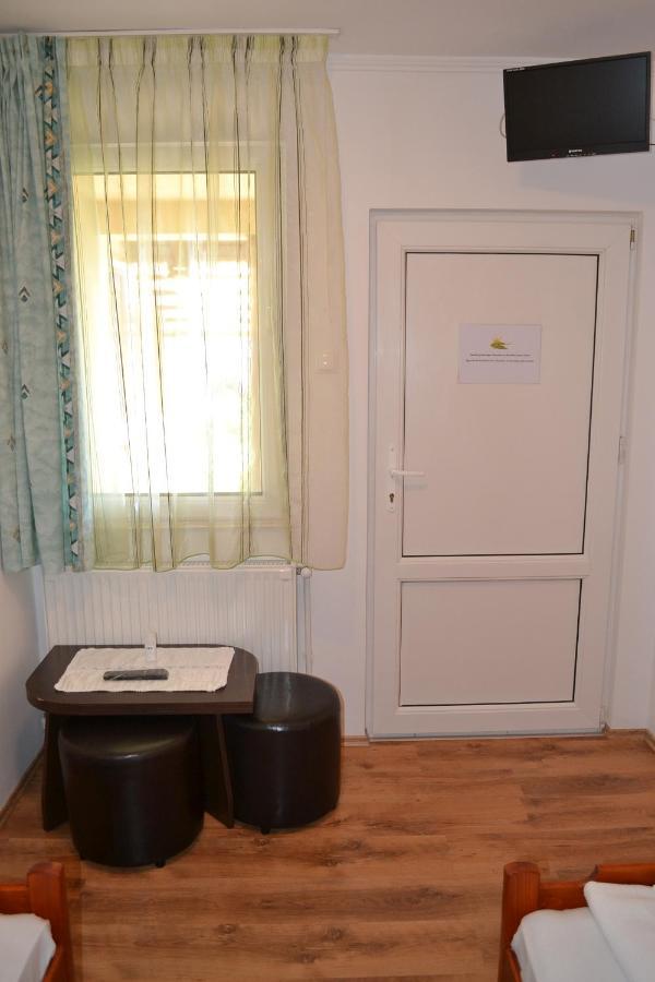 Margareta Vendeghaz Hotel Lupeni  Екстериор снимка