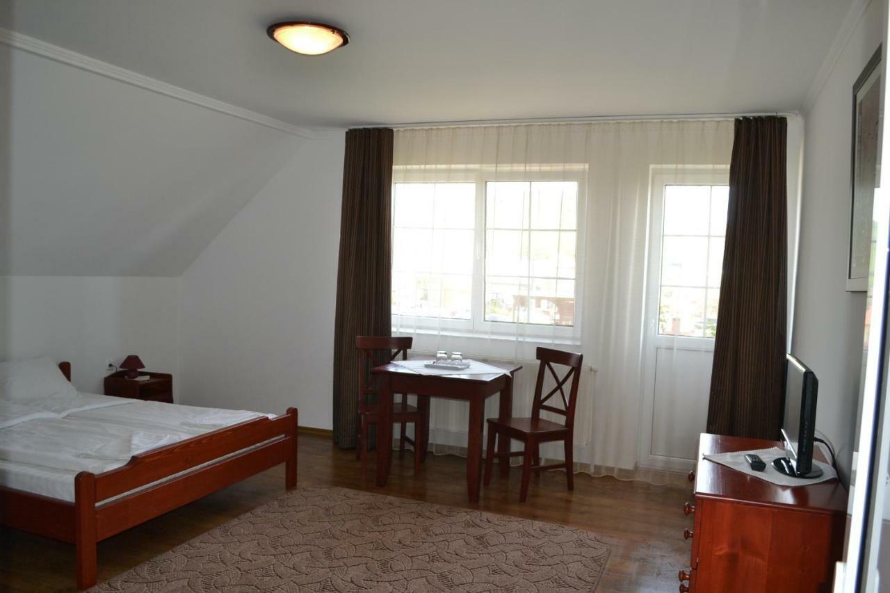 Margareta Vendeghaz Hotel Lupeni  Екстериор снимка